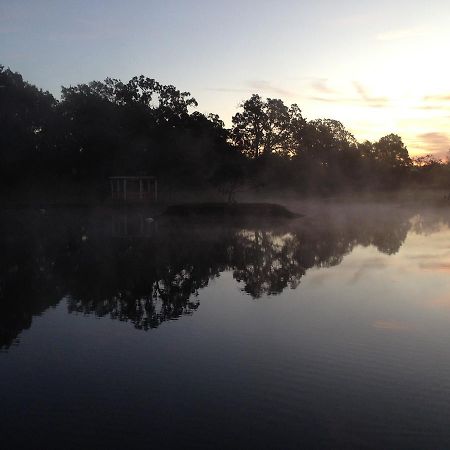 Swan Song Inn Marshfield ภายนอก รูปภาพ